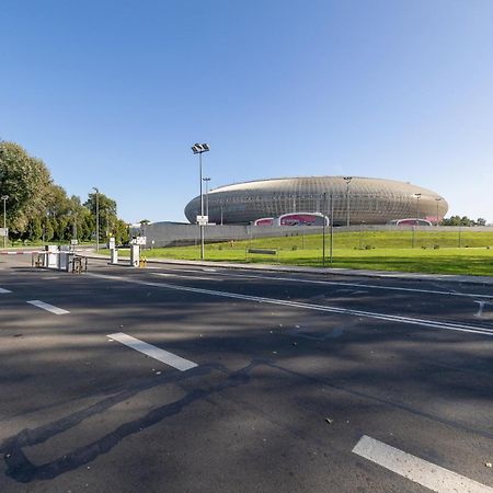 Solaris Park Apartment Tauron Arena By Renters Prestige Cracovia Exterior foto